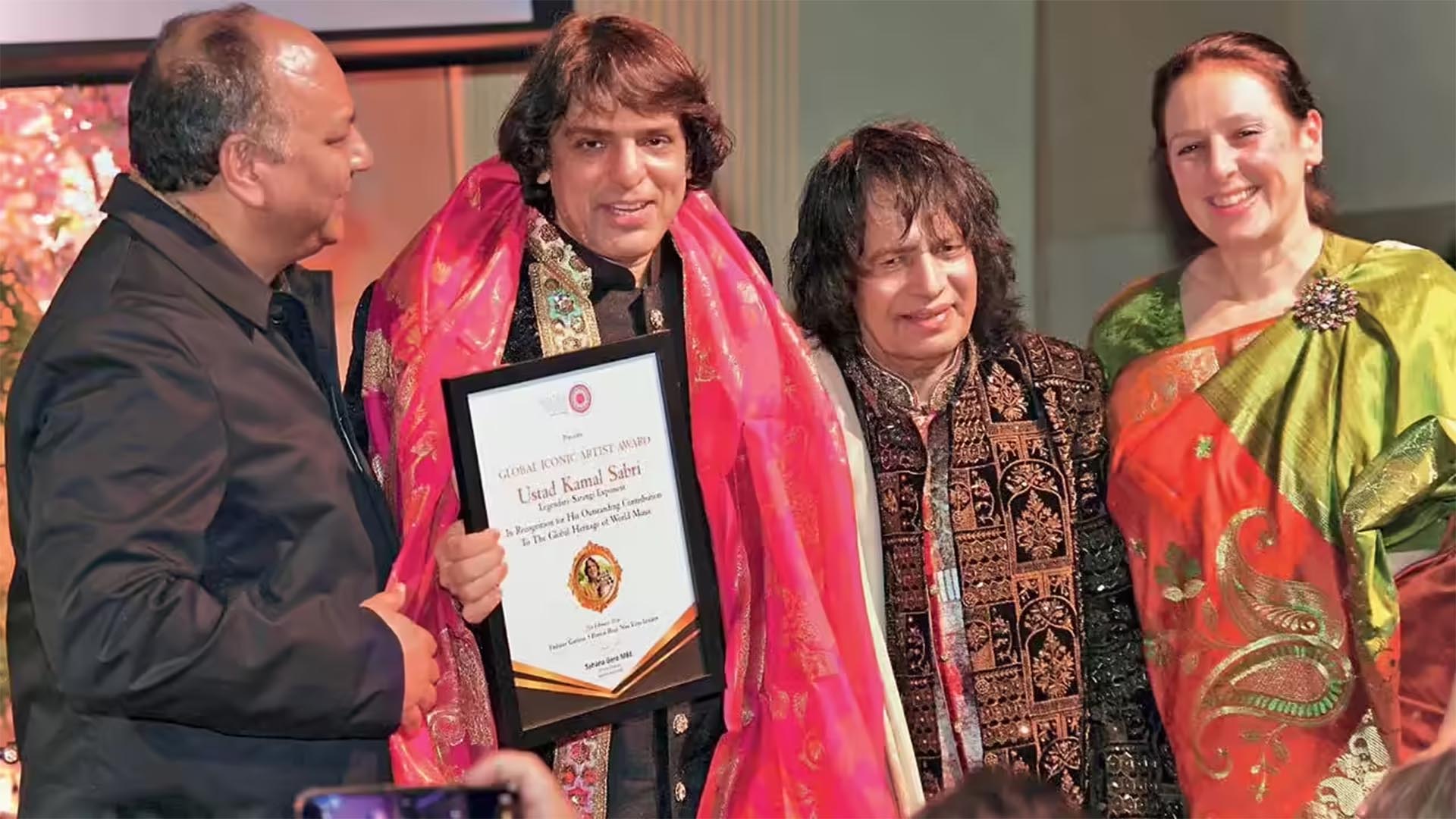Kamal Sabri Receives Global Iconic Artist Award in UK, Calls It a Big Responsibility
