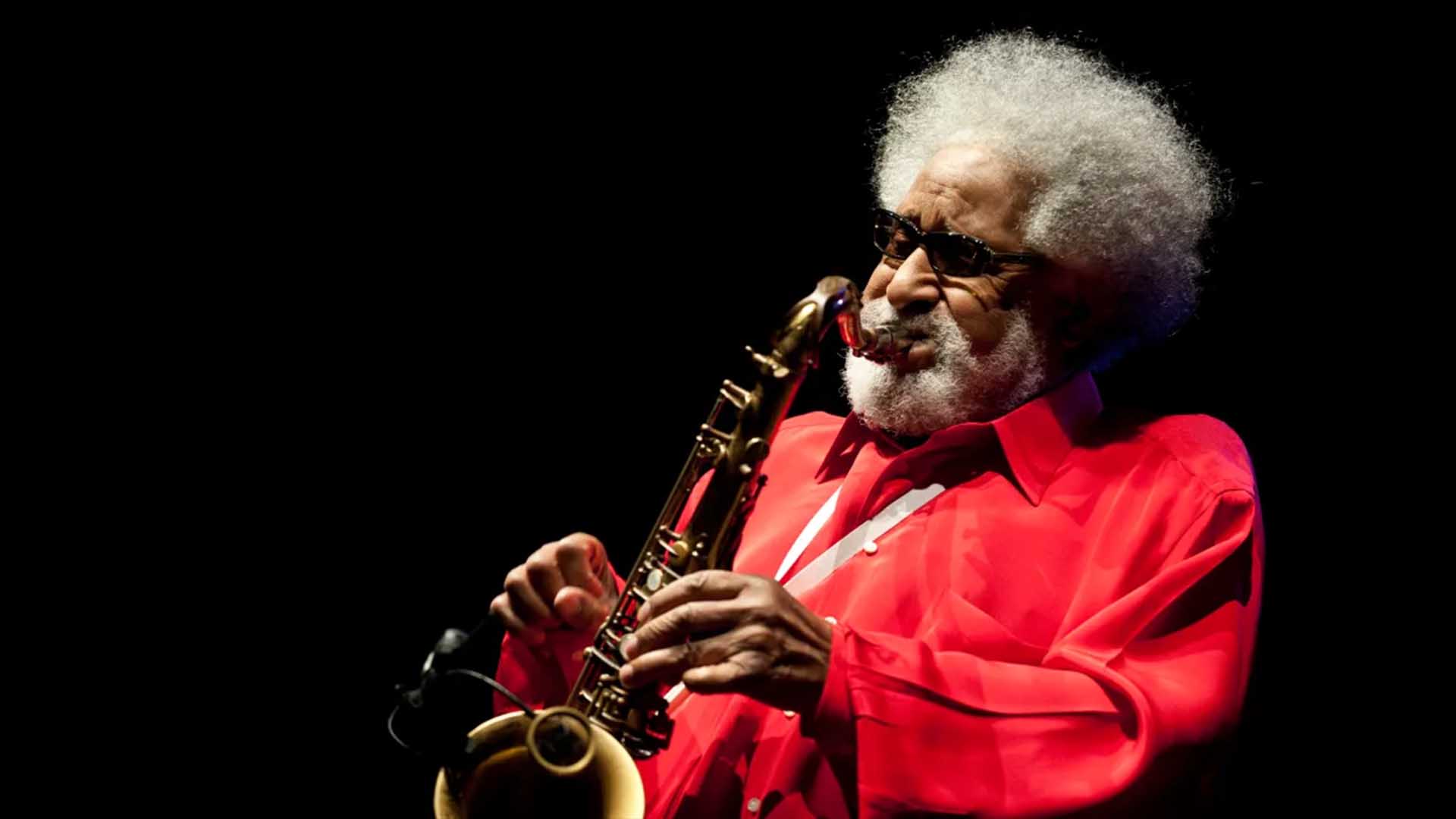 Sonny Rollins Dies at 95, Jazz Legend and ‘Saxophone Colossus’ Passes Away
